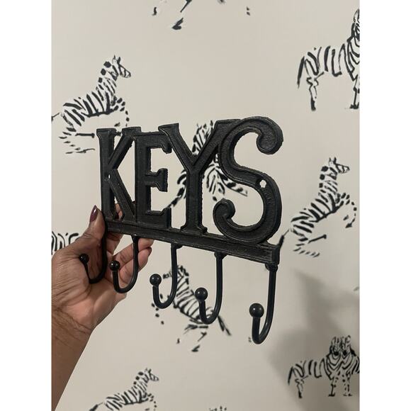 Black Iron Keys Holder 5 Hooks Wall Decor Key Organizer Storage Solutions Iron - Picture 4 of 6